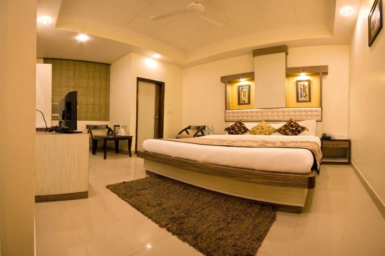 The Aster Karol Bagh Homely Atmosphere Yeni Delhi Dış mekan fotoğraf